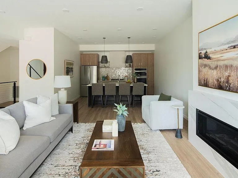 1 West Dr #10 — Photo 4