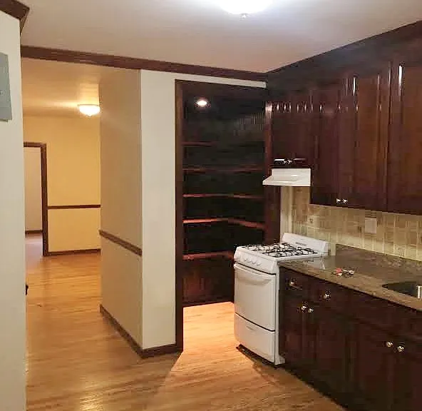 1586 York Ave #1 — Photo 2