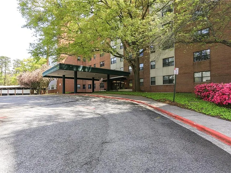 2965 Pharr Court South NW #NW-316-316 — Photo 2