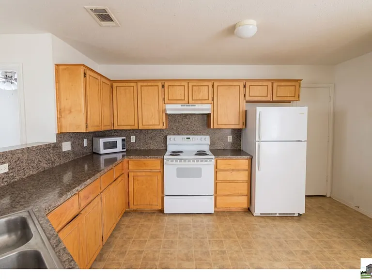 4607 Lloyd Dr — Photo 7