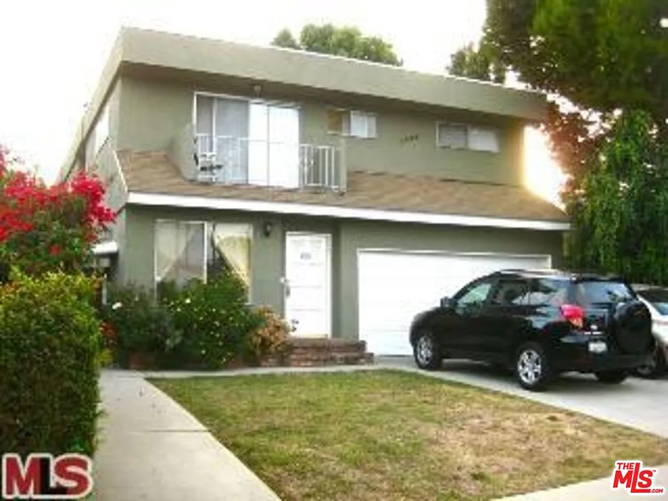 2 bed, 1.0 bath, $2,950 — Photo 1