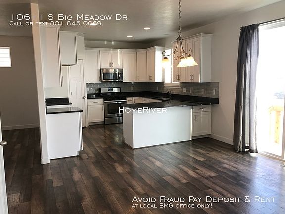 4th image of 10611 S Big Meadow Dr