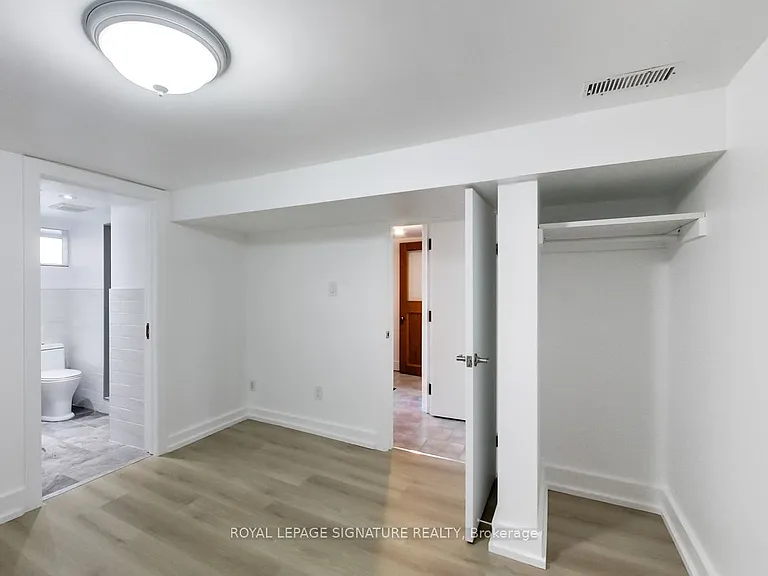 896 Bathurst St #BASEMENT — Photo 13