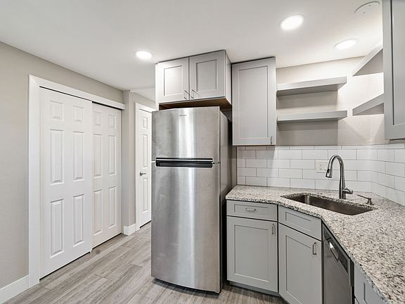 2nd image of 131 S Jefferson Ave APT 2