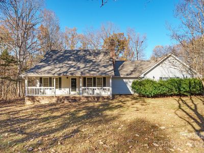 1065 Rollingwood Dr, Claremont, NC, 28610