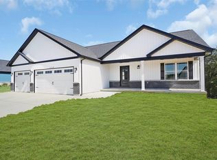 220 Auburn Ridge Dr, Troy, MO 63379