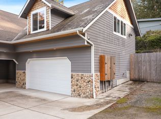 338 Cornet Bay Rd #B, Oak Harbor, WA 98277