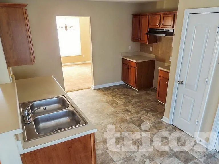 9665 Poole Rd — Photo 3