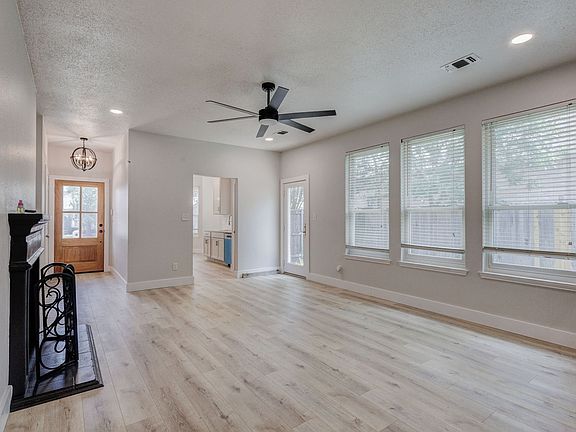 2nd image of 3948 Overlake Dr