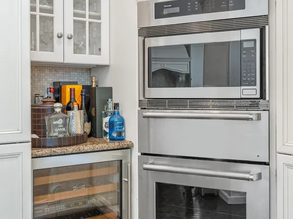 524 East 72nd Street image 15 of 30