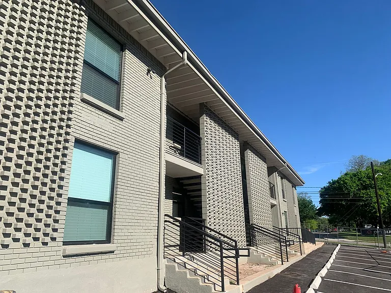 1915 E Martin Luther King Blvd — Photo 55