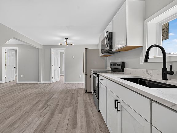 4th image of 303 W Main St #3