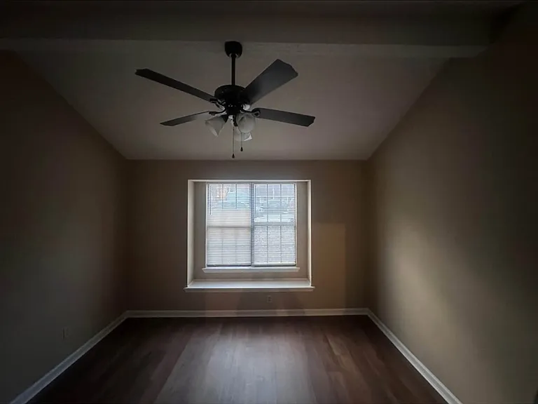 2152 Woodfield Park Rd #3 — Photo 7