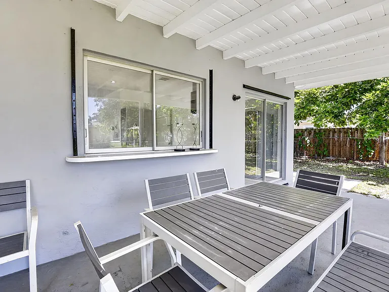 5804 NW 14th St — Photo 39