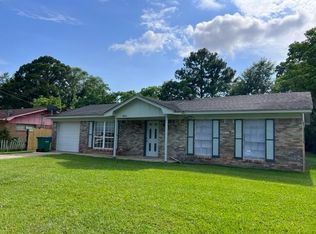 5624 Rose Dr, Moss Point, MS 39563
