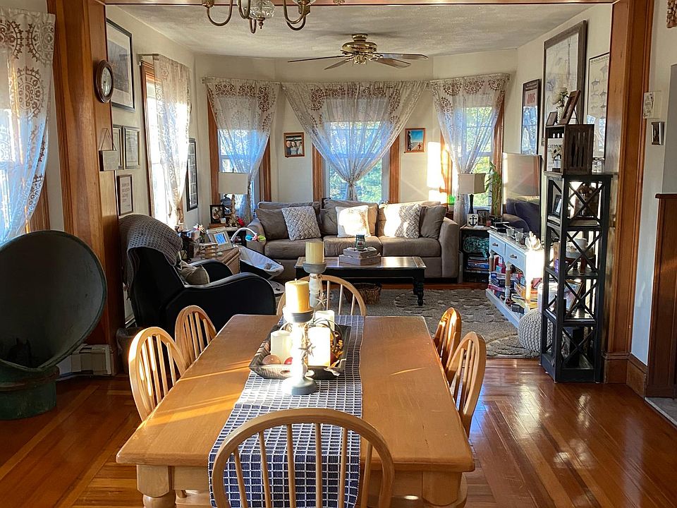 1st image of 98 Pleasant St #3