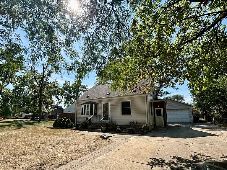 17010 Elm Lane Dr — Photo 2