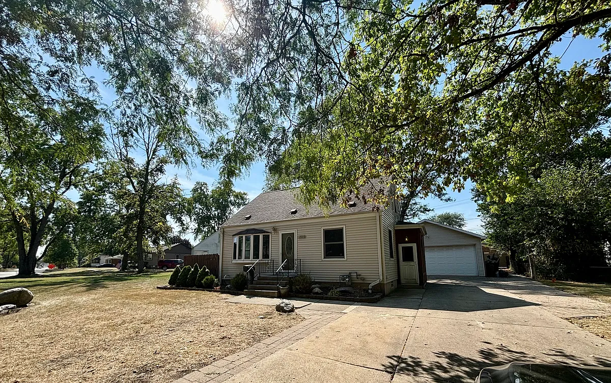 Building Photo - 17010 Elm Lane Dr