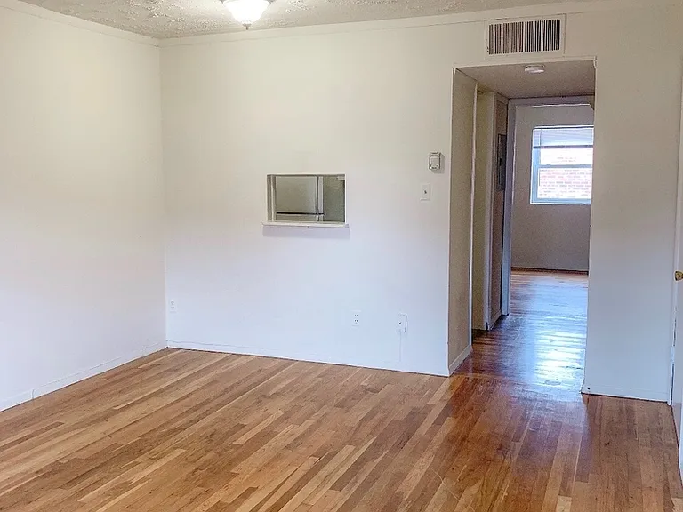 Allen View Apartments — Photo 4