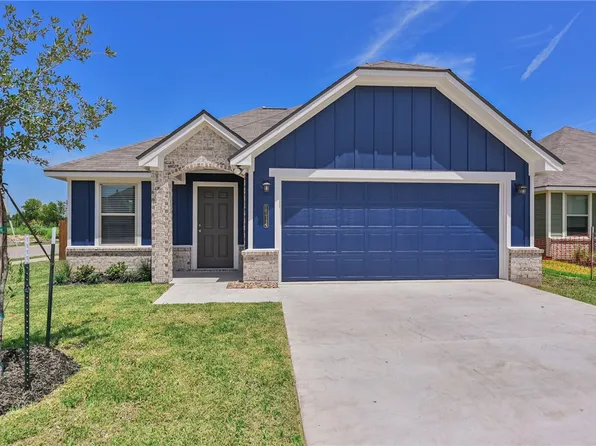 1219 Highgarden Dr, Navasota, TX 77868