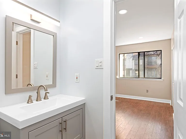 401 Bismark Way — Photo 14