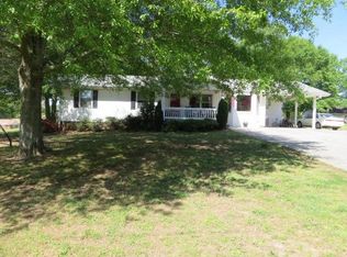 135 Dixon Rd, Bowdon, GA 30108
