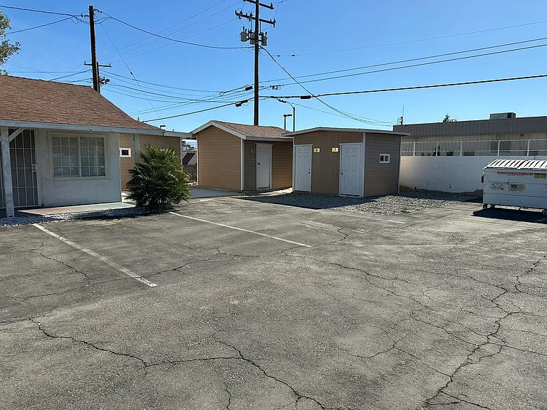 45305 Sierra Hwy — Photo 23
