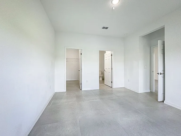 1748 Barton Towne Cir — Photo 41