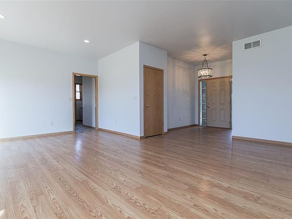 3rd image of 1575 Otter Ln