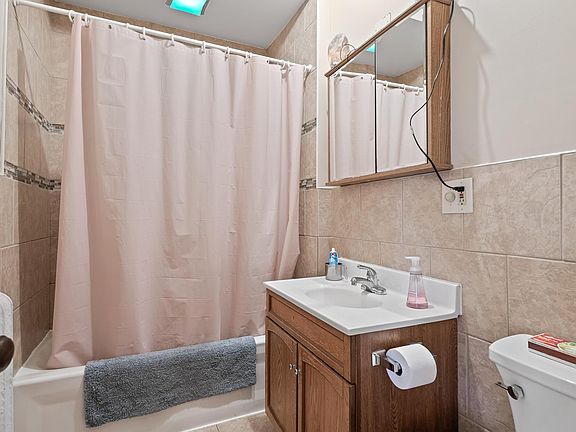 5th image of 3535 Lyndale Ave S APT 3