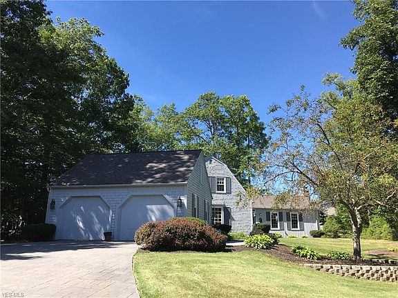 2nd image of 2002 McClaren Ln