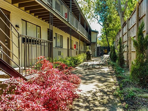 3rd image of 5722 Gaston Ave APT F
