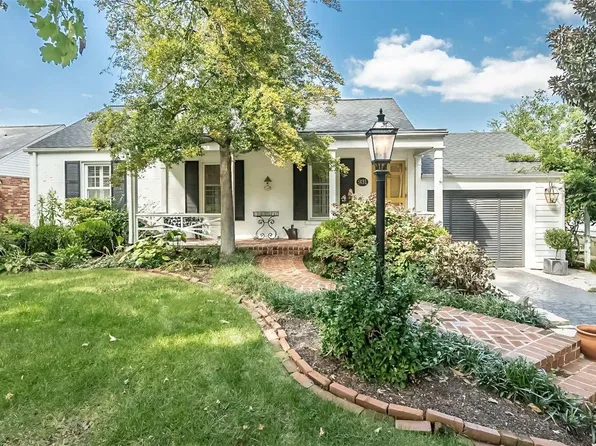 931 Glenmoor Ave, Saint Louis, MO 63122