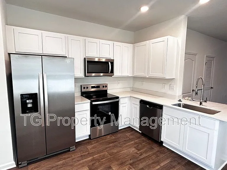 9209 Stony Brook Rd — Photo 2