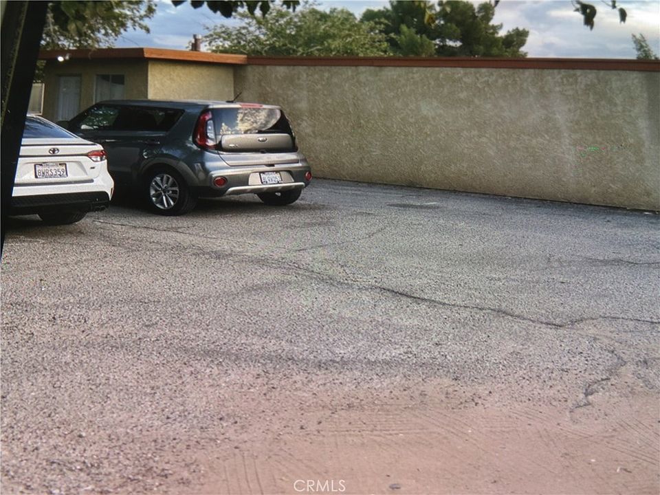 2nd image of 20316 Rimrock Rd