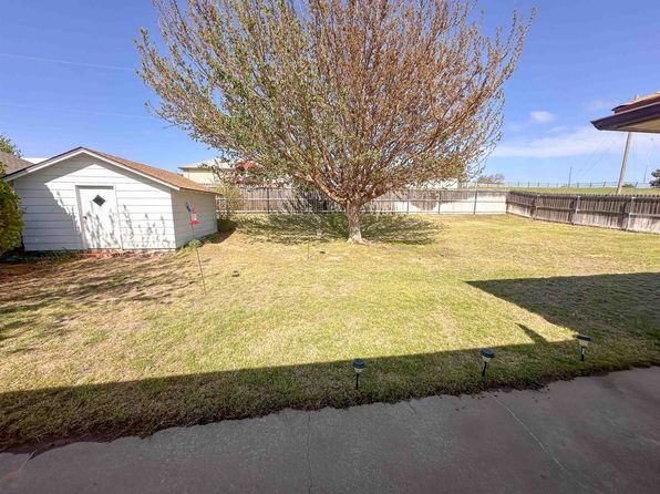 1003 S Ellis St, Shattuck, OK 73858