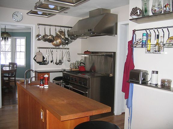 cook dinner in a gourmet kitchen