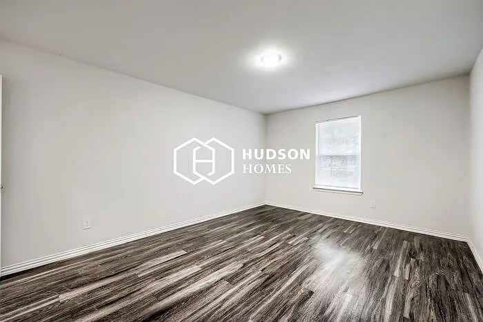 821 Harbor Point Rd — Photo 8