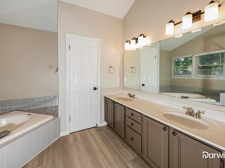 745 Mountain Oaks Pkwy — Photo 9