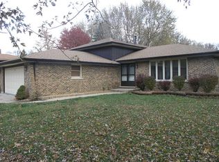 7 Lakewood Ct, Park Forest, IL