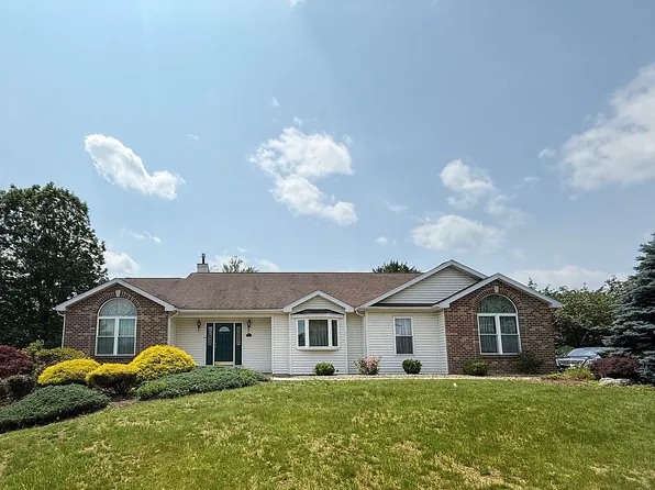 112 Hickory Dr, Pottsville, PA 17901