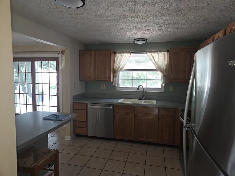 212 Sandstone Dr — Photo 5
