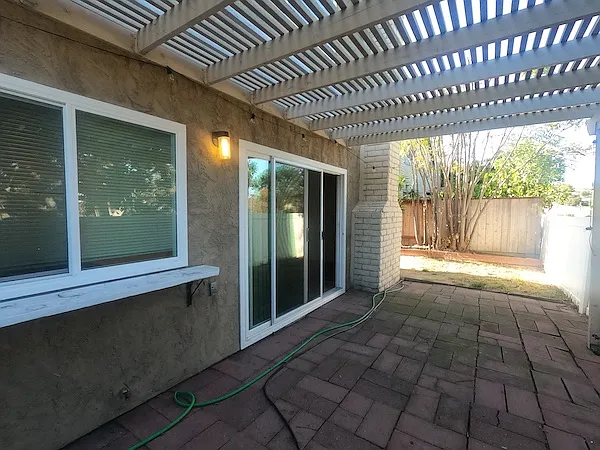 2621 Crosshaven Ln — Photo 8
