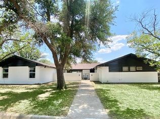 103 Yucca Dr, Breckenridge, TX 76424