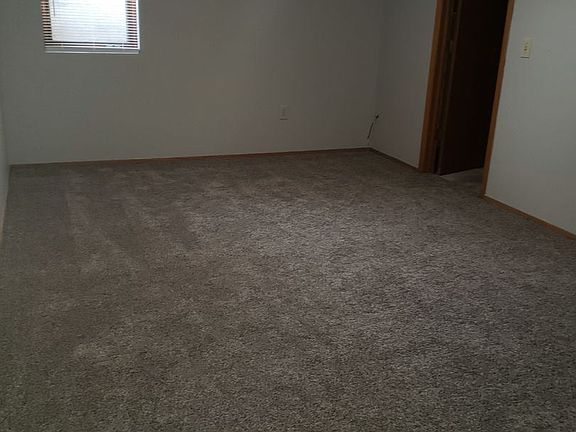 4th image of 411 W 1st St #1