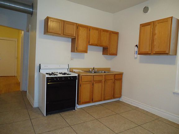 2nd image of 2630 W Iowa St #1