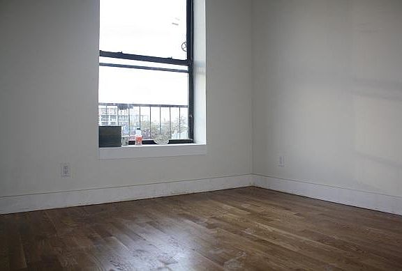 3rd image of 30 Claver Pl APT 5