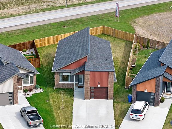 3rd image of 62 Moonstone Cres
