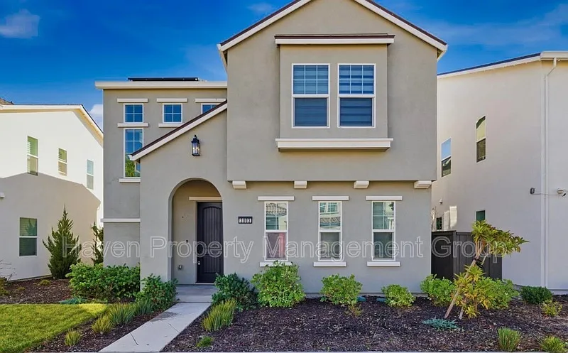 4 bed, 3.5 bath, 2246 sqft, $3,145 — Photo 1