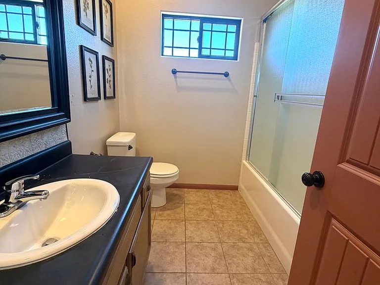 7425 Kellogg Ave — Photo 10